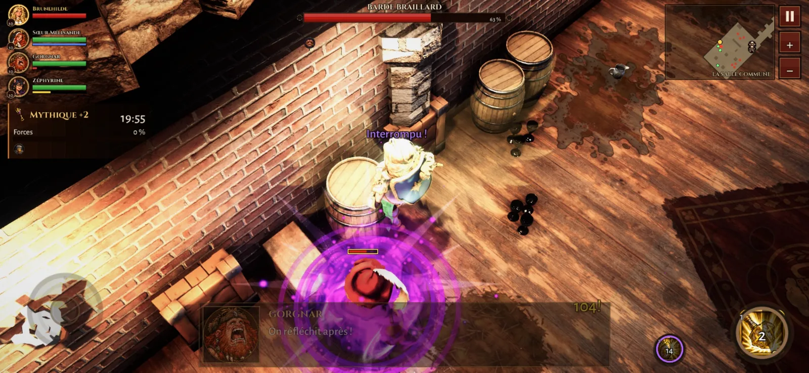 Un compagnon interrompt l'incantation violette d'un ennemi dans les Caves